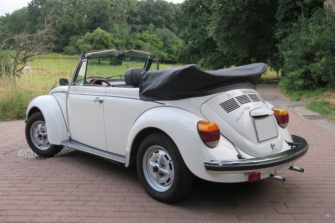 Volkswagen-1303-witte-white-kever-cabrio-wit-cabriolet-cox-Beetle-coccinelle-blanche-location-louer-huur-rent-verhuur-trouw-oldtimer-oldtimerve-1-1170x780